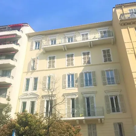 Duplex Centre 401 *