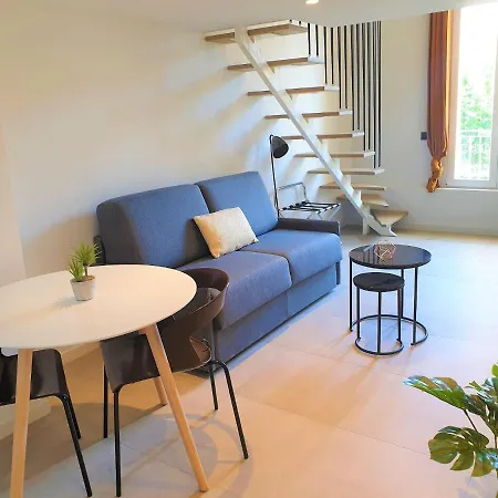 Duplex Centre 401 *