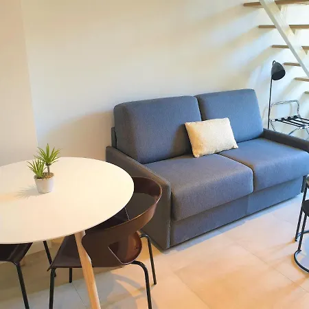 Duplex Centre 401 *